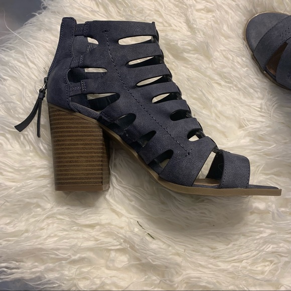 New Indigo Rd. Blue Open Sandal 7.5” M Block Heel Back Zipper - Picture 8 of 8